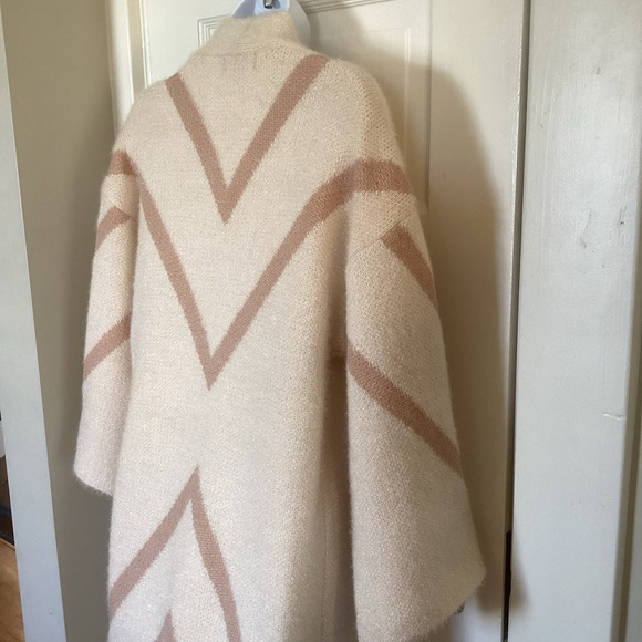 Steve Madden oversized drop shoulder 3/4 sleeve soft coat sweater tan cream - Picture 2 of 14